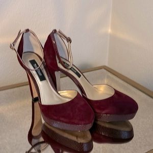 White House Black Market Burgundy Suede Platforms SZ 7